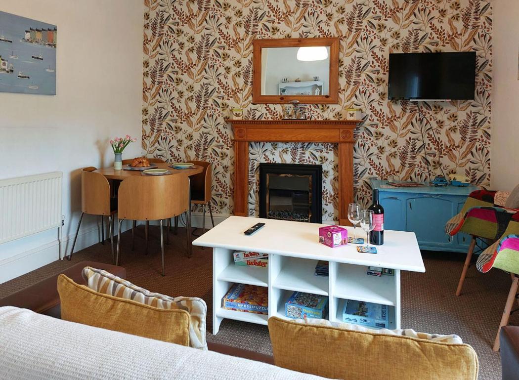 Salt Marsh Apartment Tywyn Exterior foto